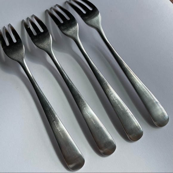 Supreme Cutlery Towle LIBERTY BELL small salad Forks set of 4 Stainless Japan - Picture 5 of 6